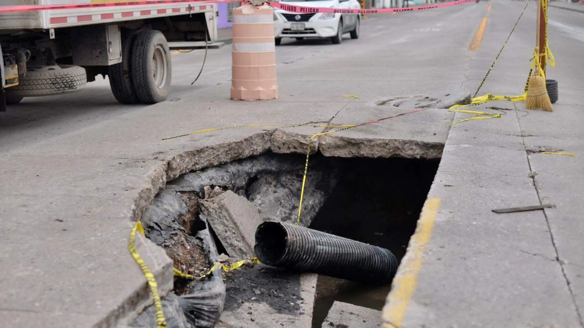 socavón avenida SnPedro JO (2)